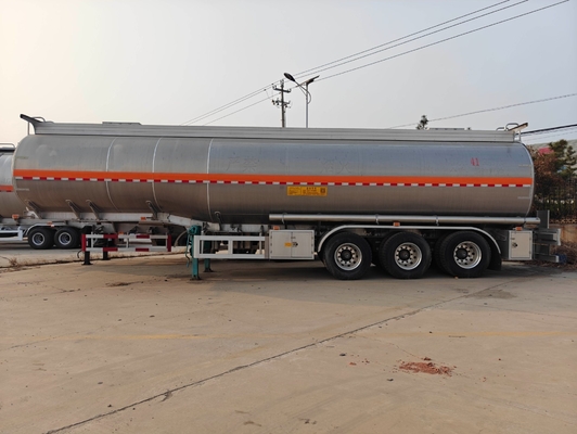 3 축 30000L/40000L/50000L 탄소 강철/무화강/알루미늄 합금 탱크/탱크 트럭 반 트레일러